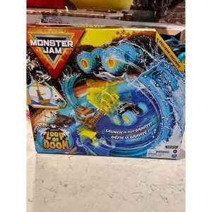 Monster‎ Jam Loop of Doom Playset with Megalodon Truck Exclusive
